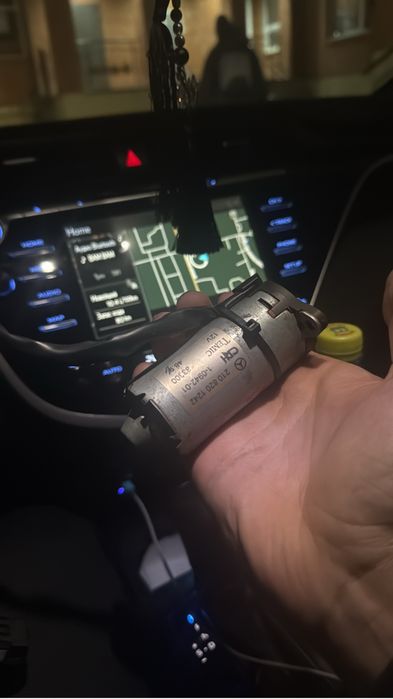 Моторчик на сиденье мерседес