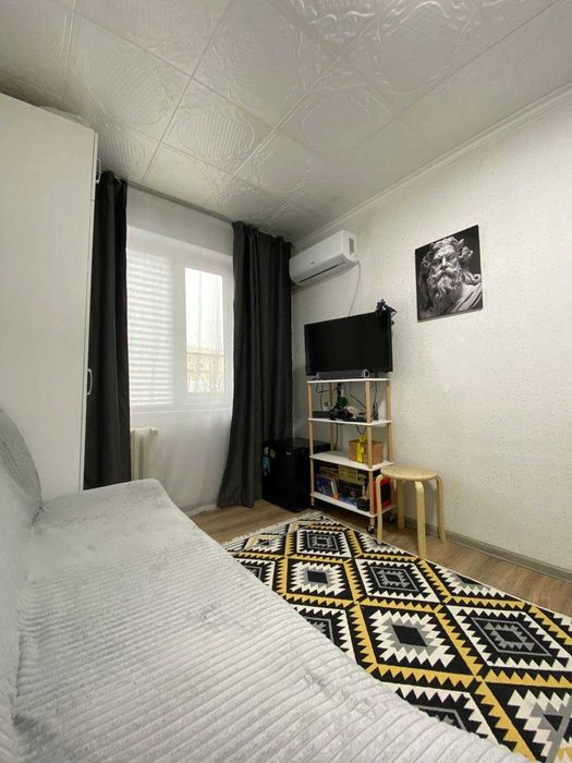 Продаётся комната в центре города