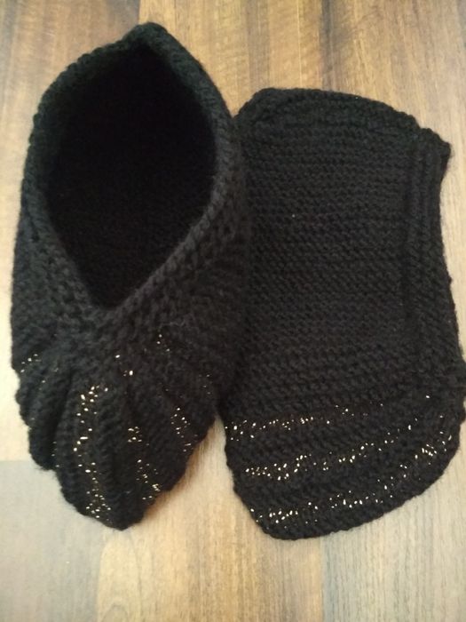 Вязанные одежды до4-5лет. Вязанные пятки размер до 40