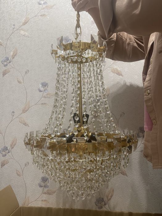 Хрустальная люстра под золото
