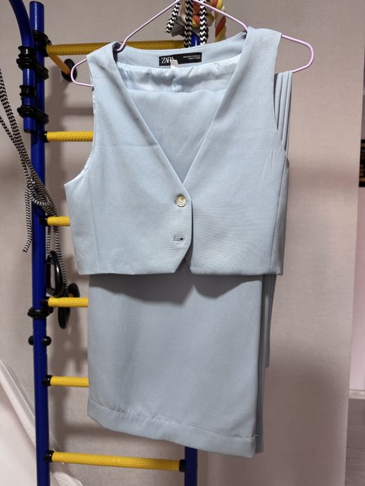 Брючный костюм с жилеткой