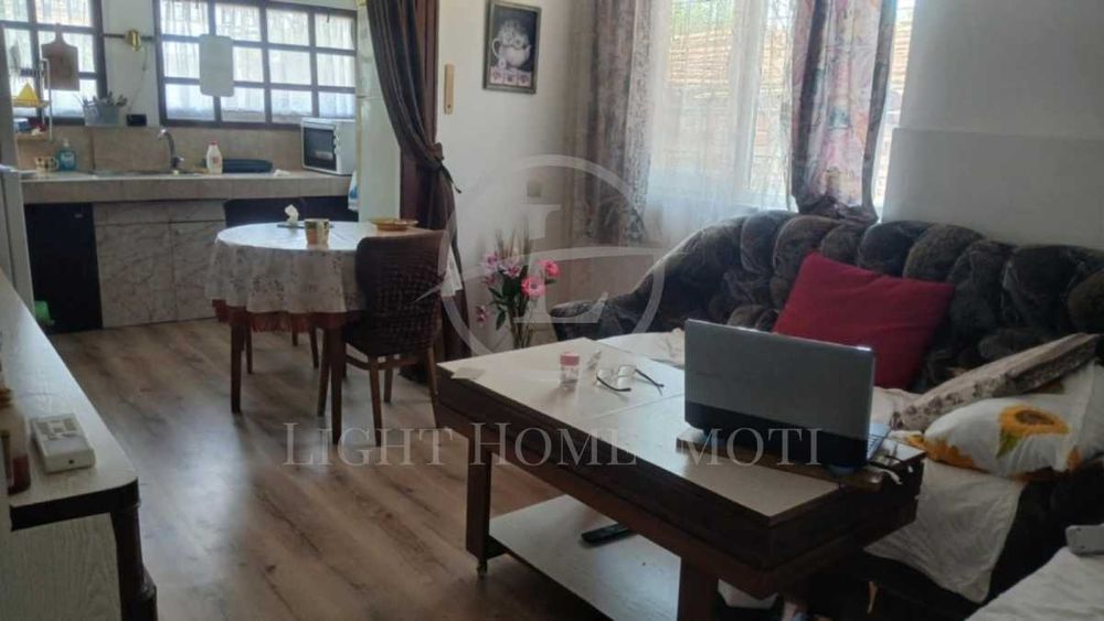 Реф. 3526 Къща с два декара двор с. Правище