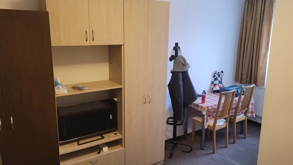 Închiriez garsonieră