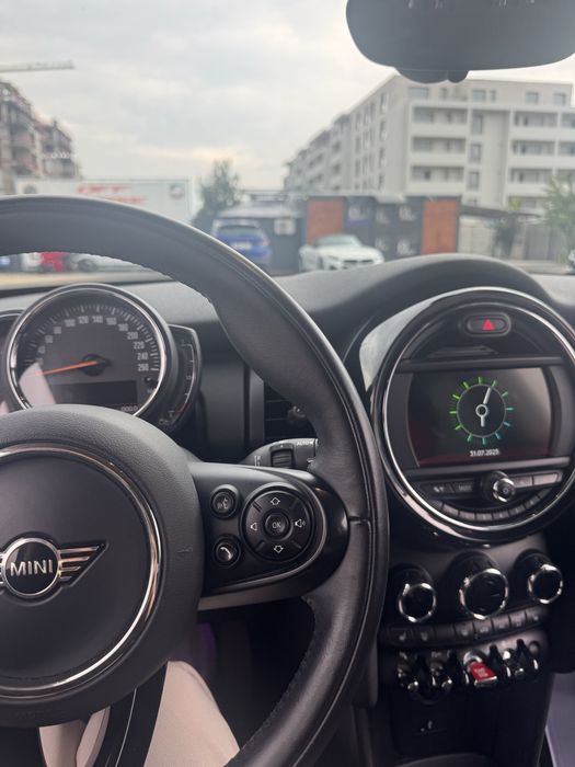 MINI One 2020 — imagine 5