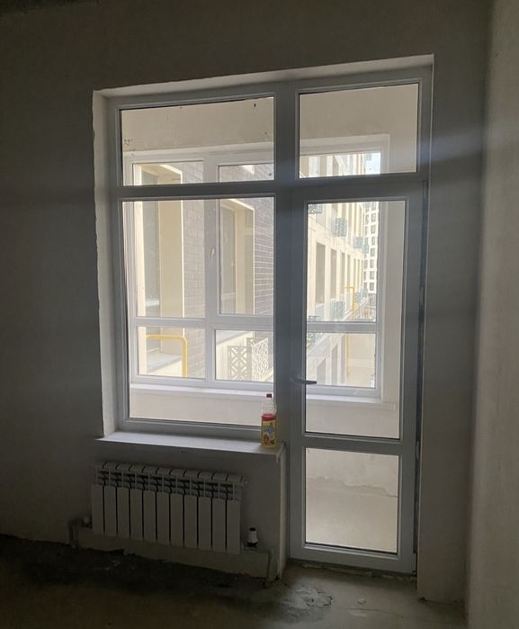 Пластиковый окно и дверь