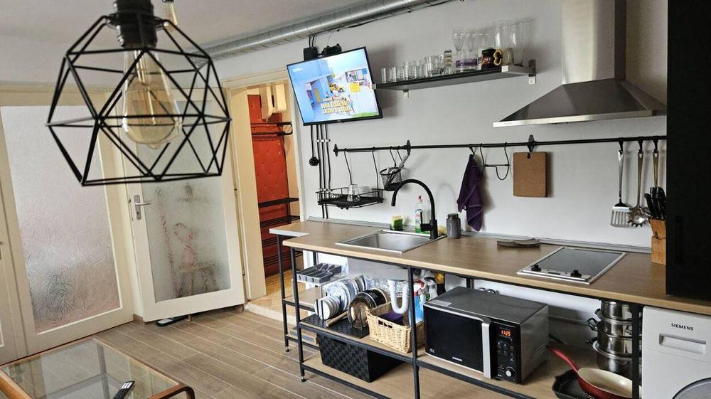 Дава се под наем Двустаен апартамент в Варна, Спортна зала - 40 кв.м за 400 € - Снимка #3