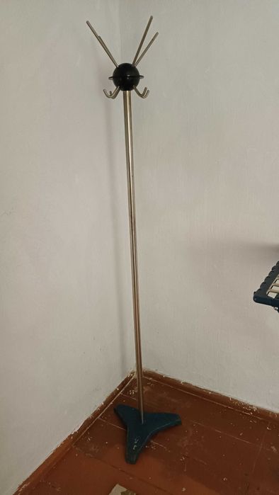 Вешалка напольная в прихожую .  СССР.                     ,