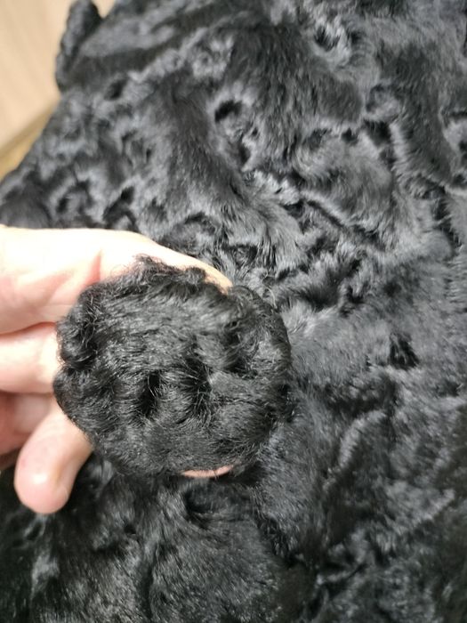 Blana naturala astrahan in stare foarte buna, bust120