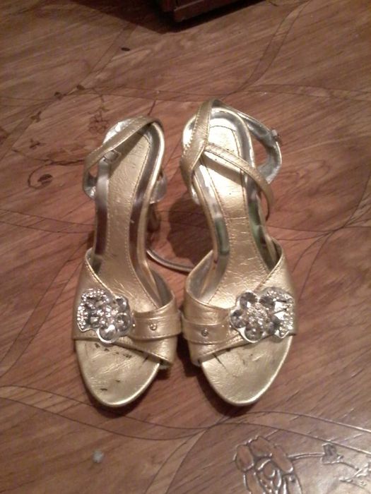 Женские босоножки   35 , 36 , 39  -  размеры