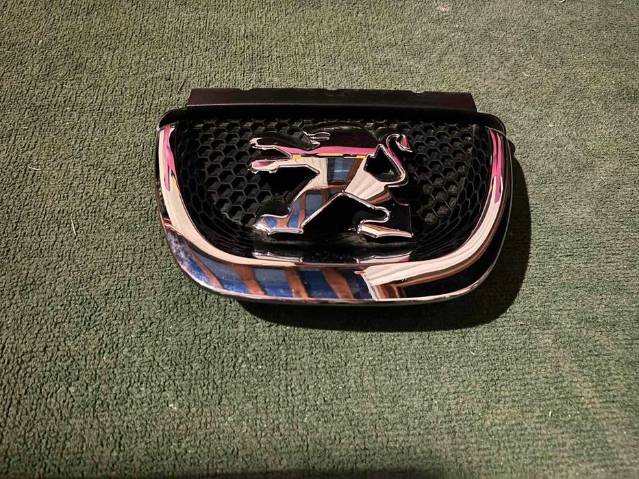 решетка емблема Peugeot 308 модел 2007-2013г. #078S.