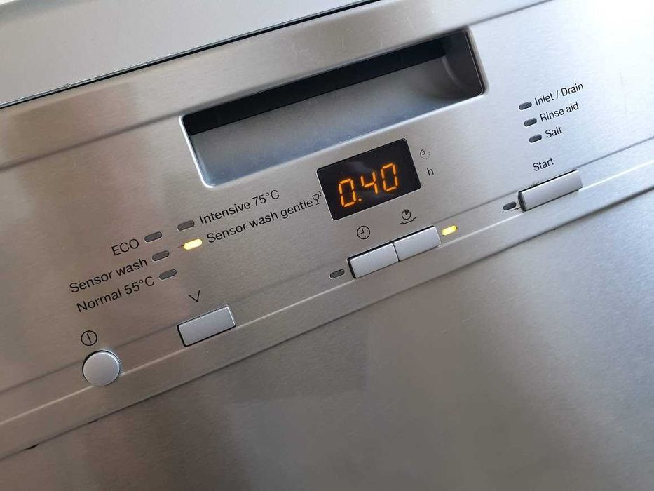 Инокс - Miele Съдомиялна - 14 Комплекта - Свободностояща - 60см