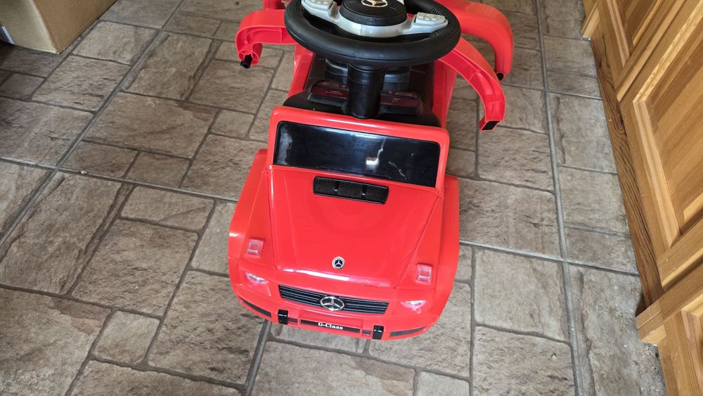 Кола за бутане с родителски контрол Mercedes