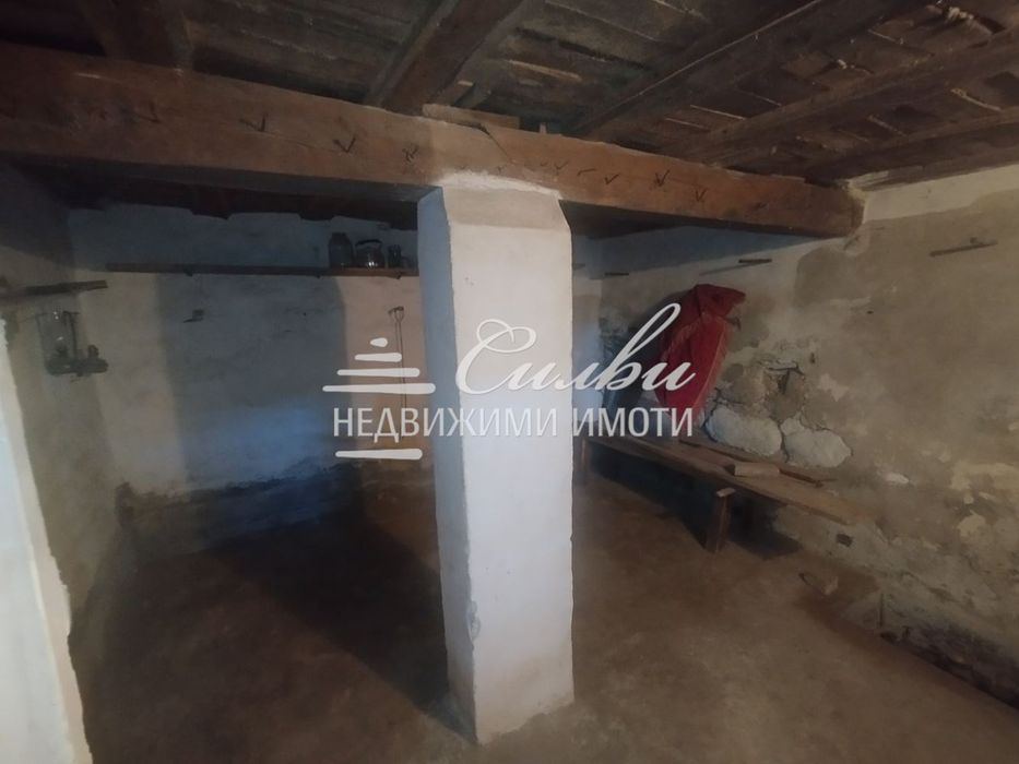 Самостоятелна ТУХЛЕНА къща - с.Ивански