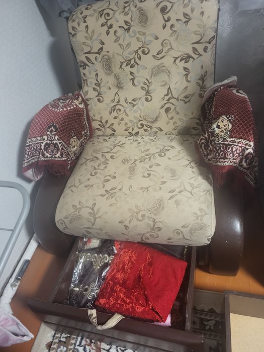 Продам диван + кресло 20.000