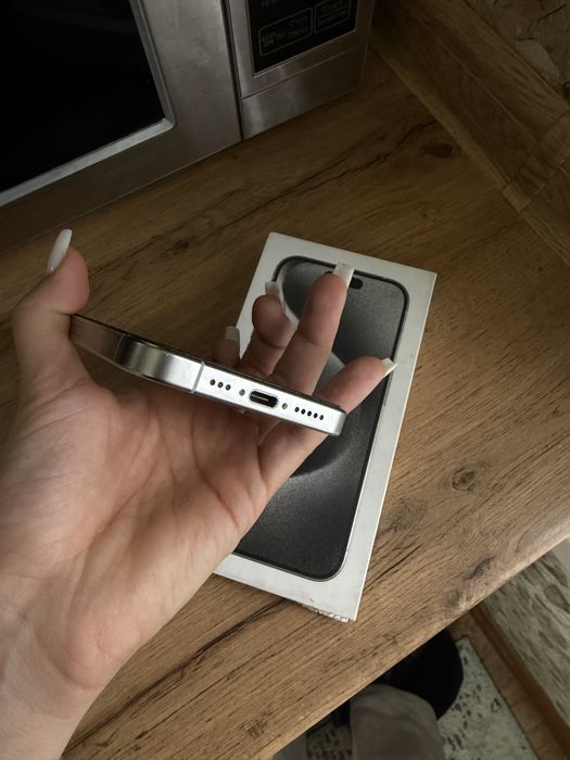 Продам Iphone 15 pro 512 gb