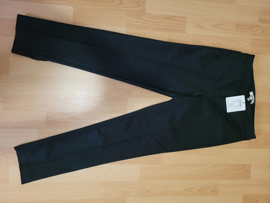 Pantaloni dama , noi