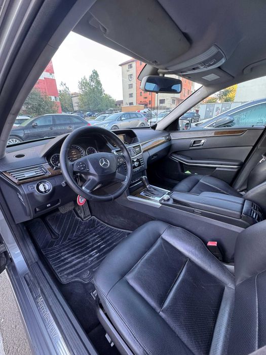 Mercedes Benz E220