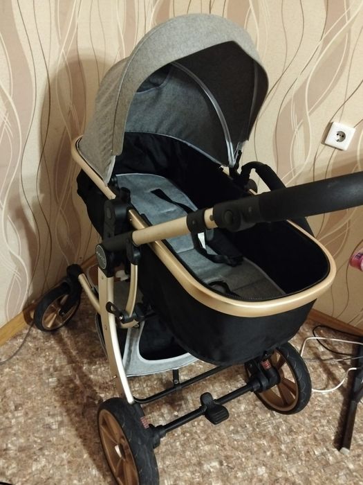 Продам детскую коляску