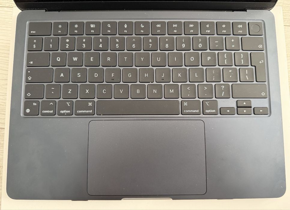 MacBook Air + Magic Mouse