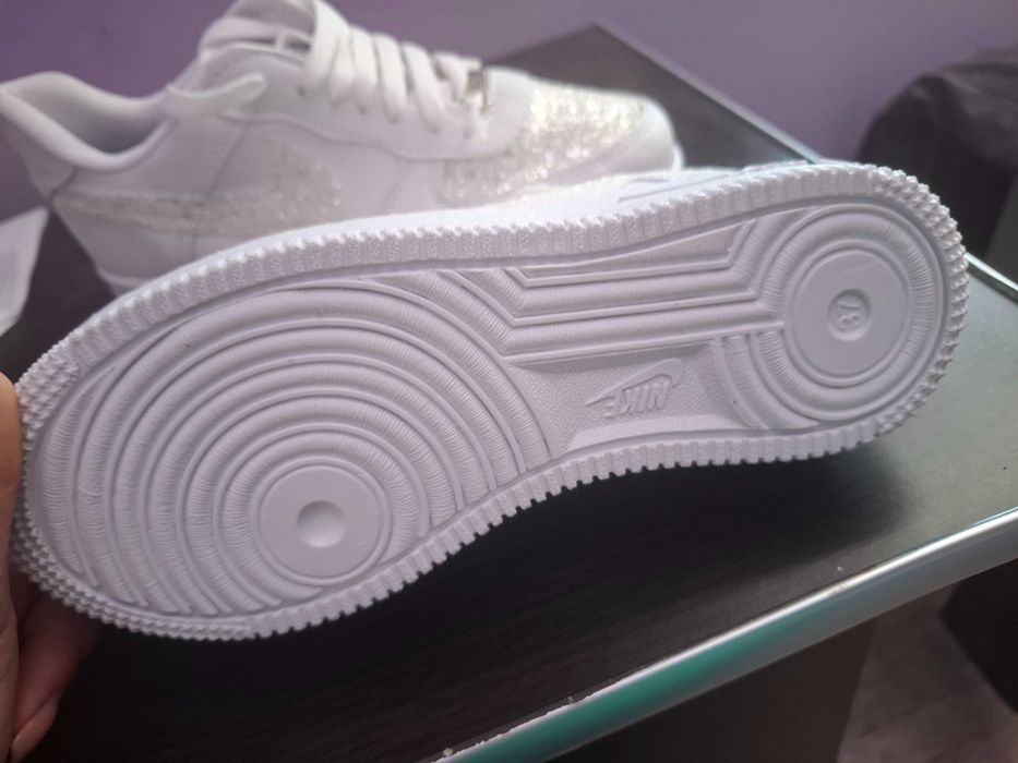 Pantofi nike noi