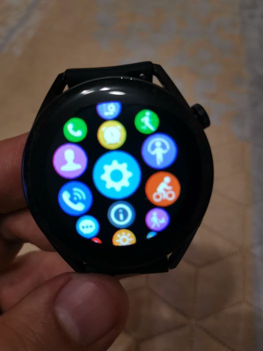 Продавам чисто нов смарт часовник Smart Watch!