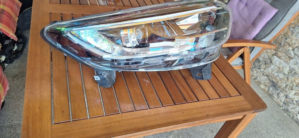 Far dreapta Renault kadjar   bară față