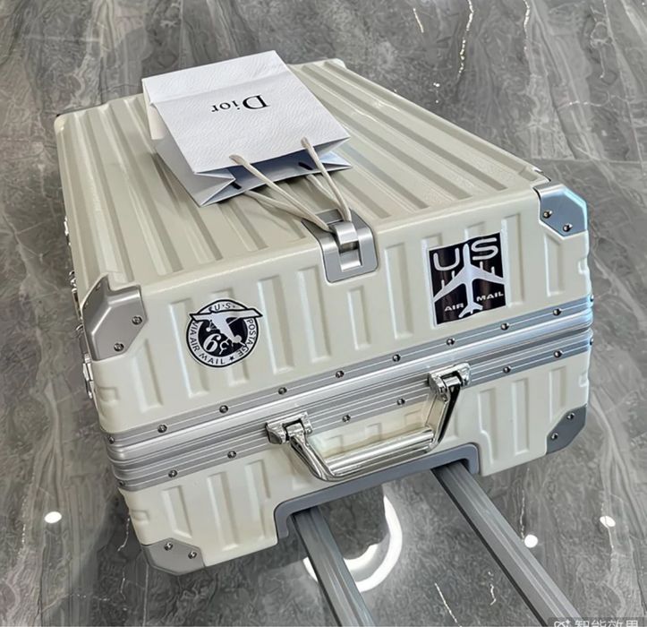 Чемодан 26 дюймов