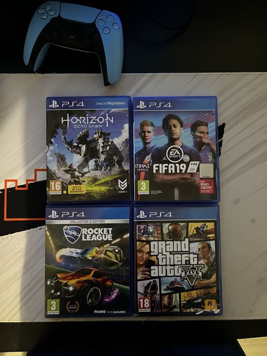PlayStation 5  + mouse si tastatura + 4 jocuri