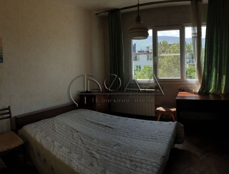 Продава се Двустаен апартамент в София, Борово - 62 кв.м за 2081 €/кв.м - Снимка #2