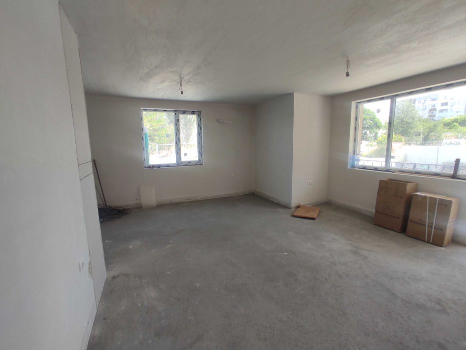 Продава се Тристаен апартамент в Пловдив, Остромила - 89 кв.м за 1293 €/кв.м - Снимка #2