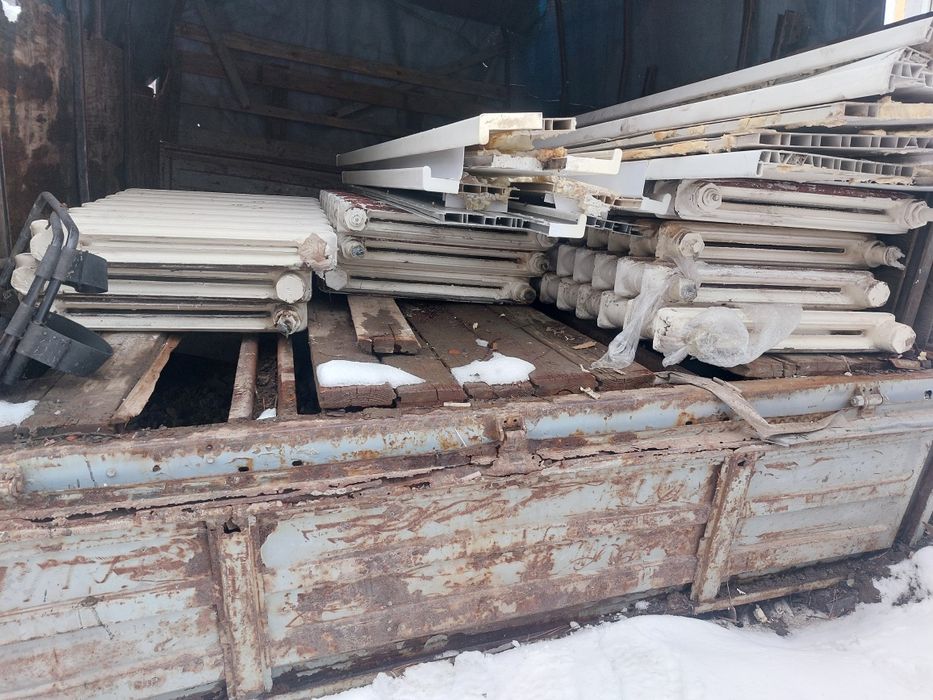 Продам чугунные батареи
