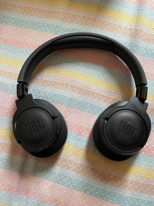 Vand casti JBL on ear