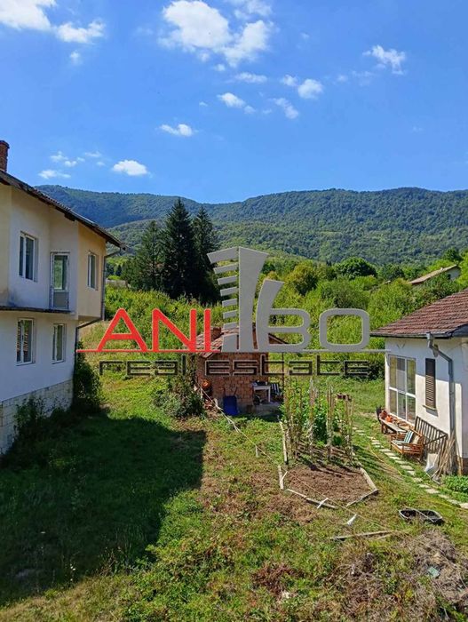 Продава се Къща в с. Рибарица, Област София-област - 298 кв.м за 437 €/кв.м - Снимка #1