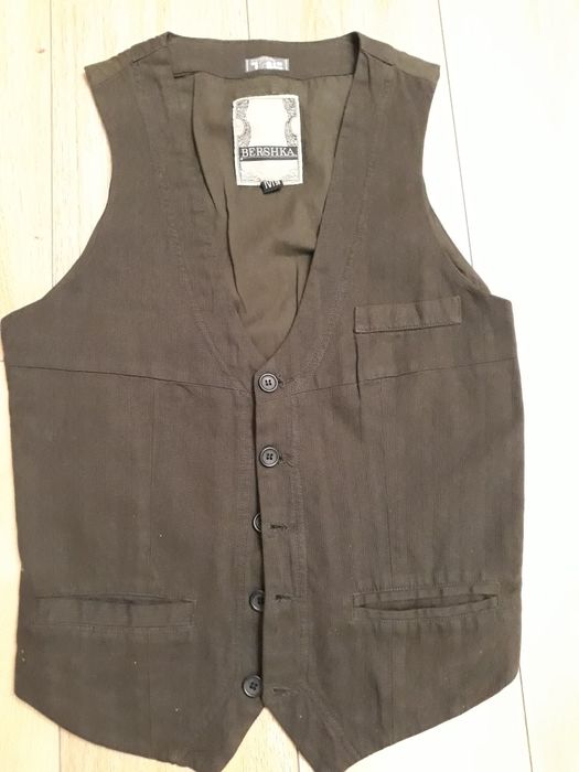 Vesta barbati S Mango, Bershka