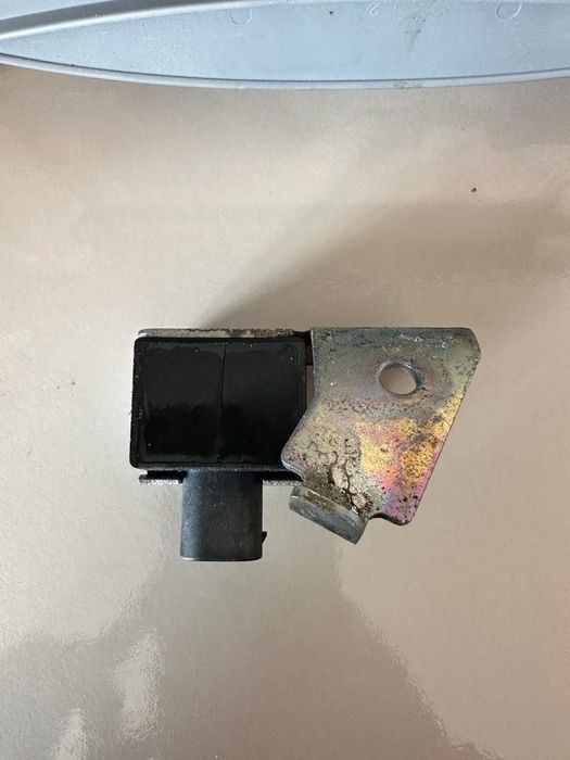 Senzor acceleratie laterala dreapta fata Volvo S60 S80 V70 7G9N-3C187-BA