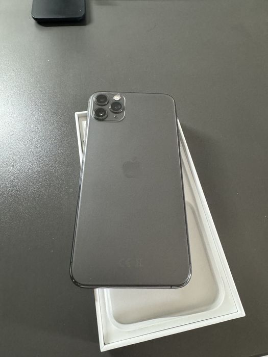 iPhone 11 Pro Max 512gb battery 83%  50