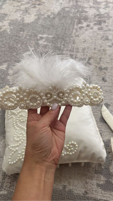 Ак жол, платье, тиара