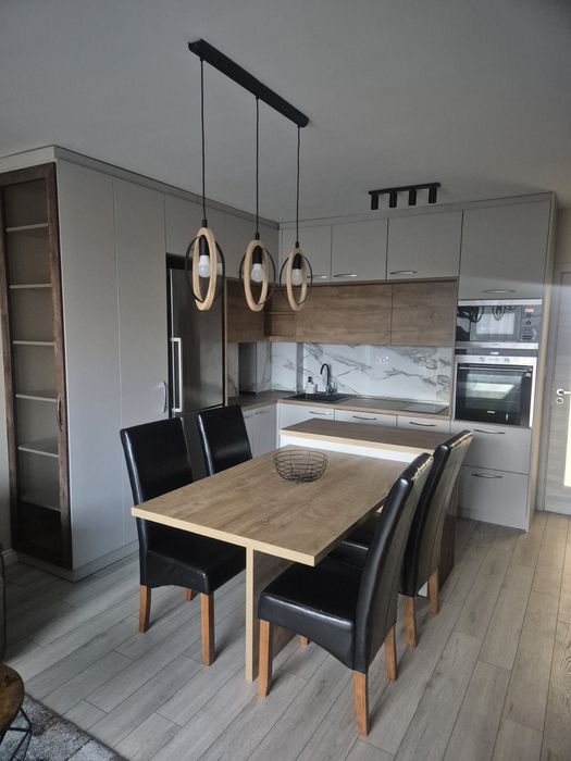 Дава се под наем Тристаен апартамент в Пловдив, Кършияка - 110 кв.м за 800 € - Снимка #2