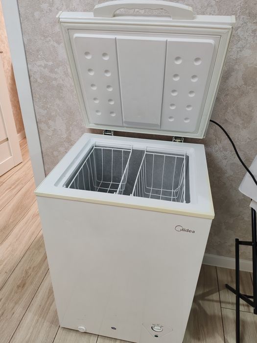 Морозилка от компании Midea