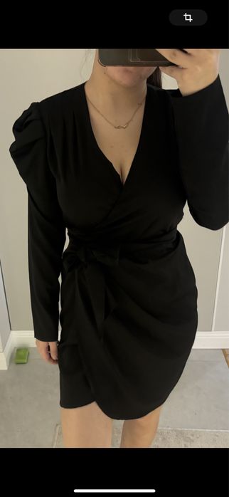 Атласное черное платье