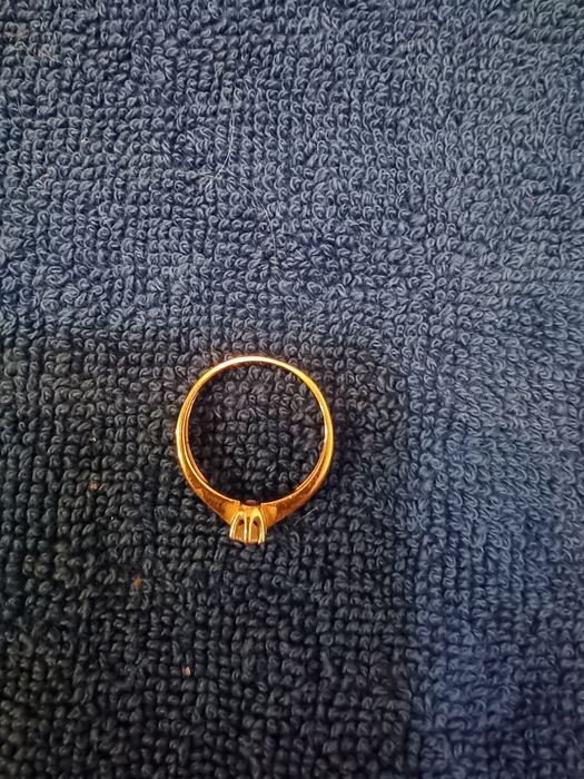 Златен пръстен с диамант 0,20к