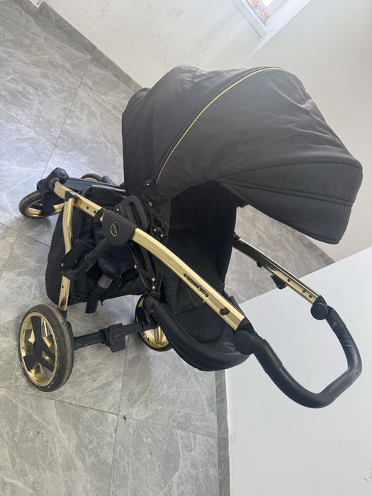 Коляска брендовая