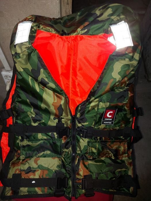 Продаются новые спасательных жилета