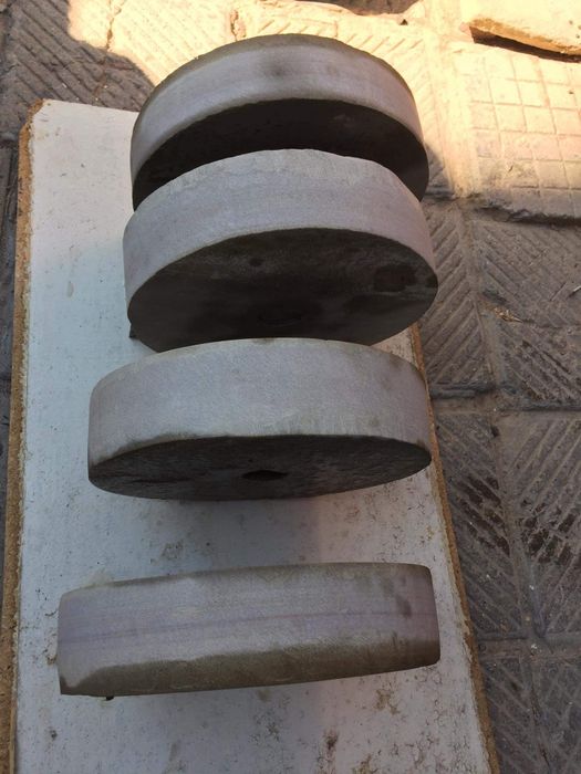 Кръгло точило от естествен камък