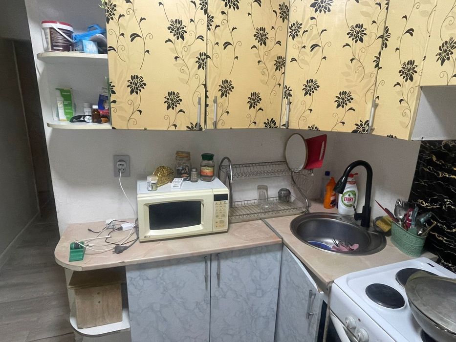 Кухонный гарнитур продам срочно