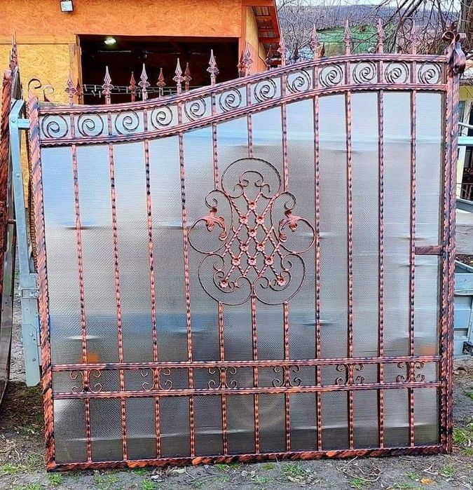 Porți și garduri din fier forjat