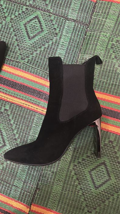 Остроносые ботильоны замш. всего за 20