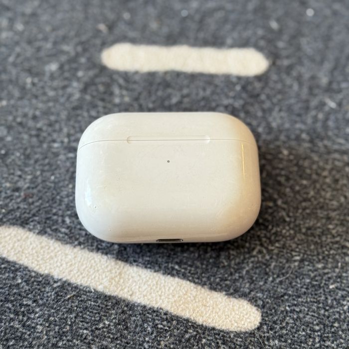 Apple AirPods Pro - Gen 1