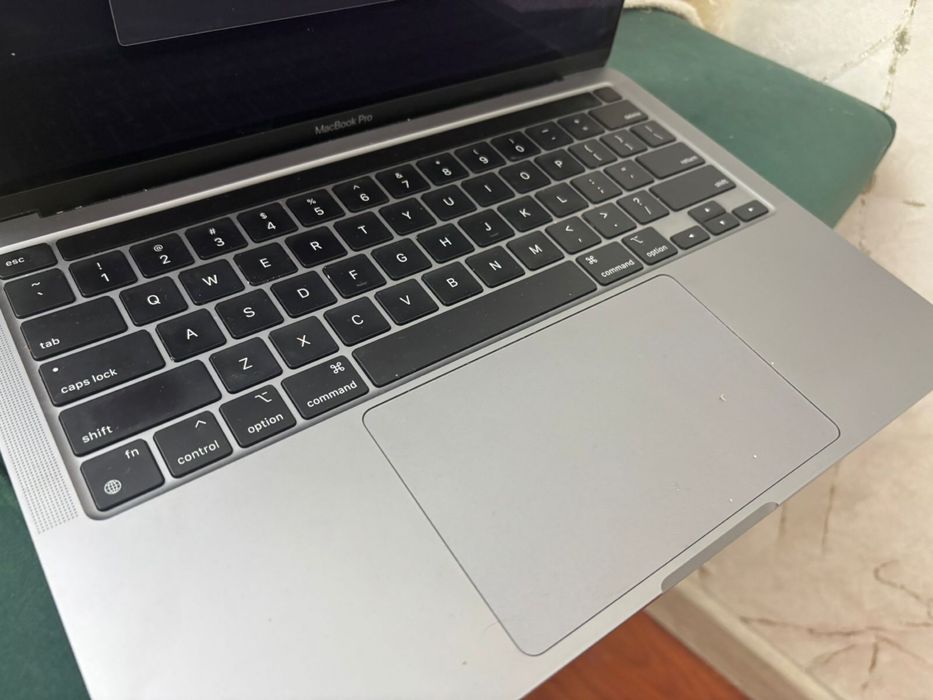 Макбук про 13 м1 8 гб 256 ccd