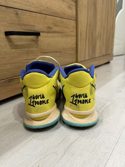 Nike Kyrie 7- 1 WORLD 1 PEOPLE